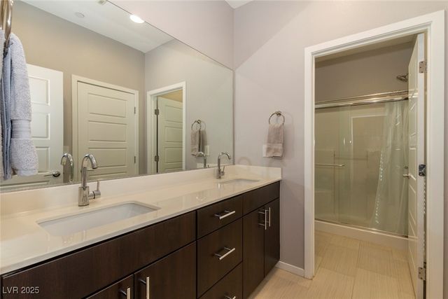 11257 Rainbow Peak Avenue 211, Las Vegas, NV 89135