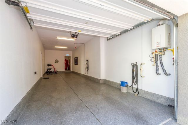 11257 Rainbow Peak Avenue 211, Las Vegas, NV 89135