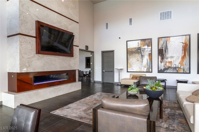 11257 Rainbow Peak Avenue 211, Las Vegas, NV 89135