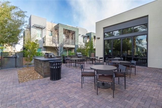 11257 Rainbow Peak Avenue 211, Las Vegas, NV 89135