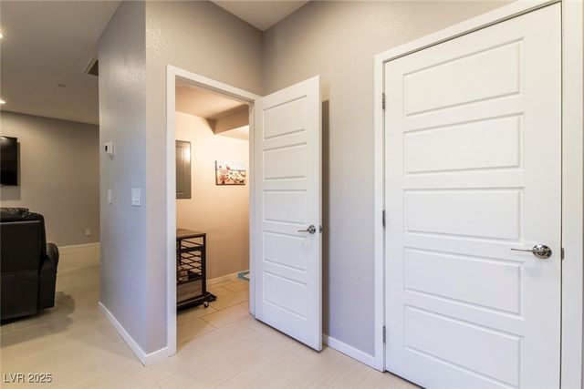 11257 Rainbow Peak Avenue 211, Las Vegas, NV 89135