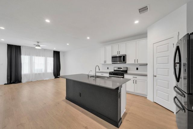31855 Hallington Hill Lane, Fulshear, TX 77441