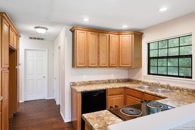 9423 Aqua Dr. W, Boerne, TX 78006