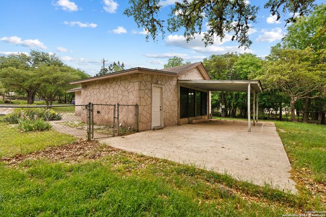 9423 Aqua Dr. W, Boerne, TX 78006