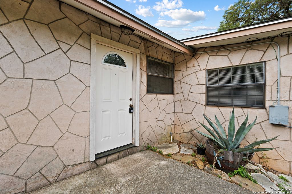 9423 Aqua Dr. W, Boerne, TX 78006