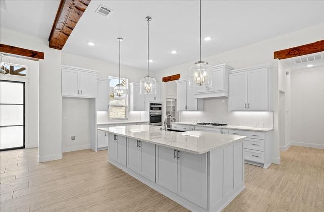 8439 Spring Creek Loop, Salado, TX 76571