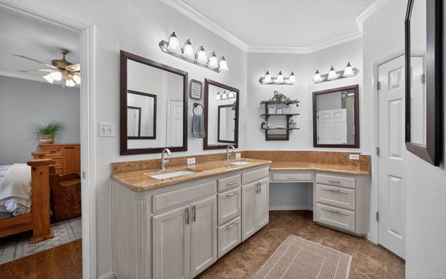 2515 Lakeshore Drive, Cleburne, TX 76033