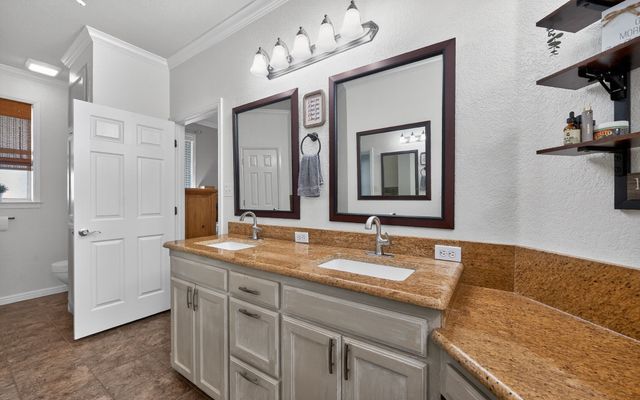 2515 Lakeshore Drive, Cleburne, TX 76033