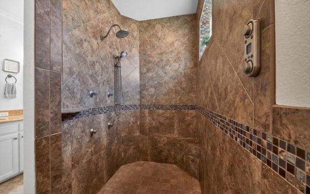 2515 Lakeshore Drive, Cleburne, TX 76033