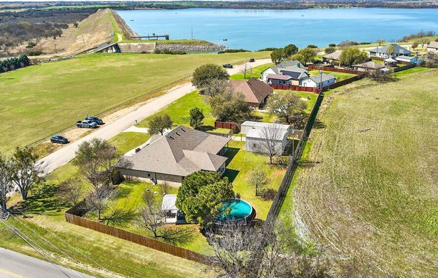 2515 Lakeshore Drive, Cleburne, TX 76033