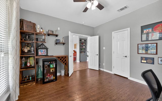 2515 Lakeshore Drive, Cleburne, TX 76033