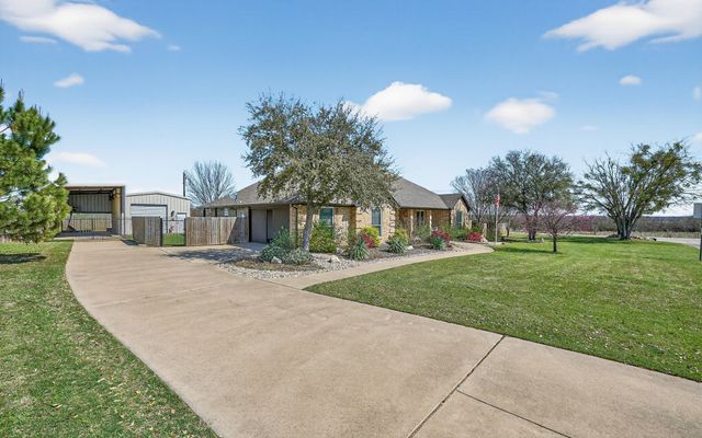 2515 Lakeshore Drive, Cleburne, TX 76033