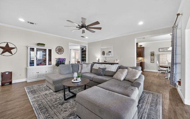 2515 Lakeshore Drive, Cleburne, TX 76033