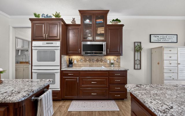 2515 Lakeshore Drive, Cleburne, TX 76033