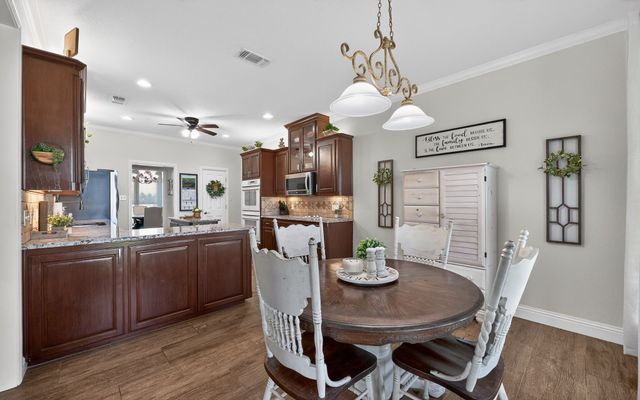 2515 Lakeshore Drive, Cleburne, TX 76033