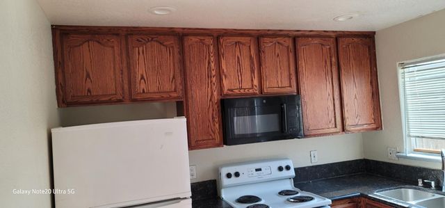 5935 Bamford Dr, Sacramento, CA 95823