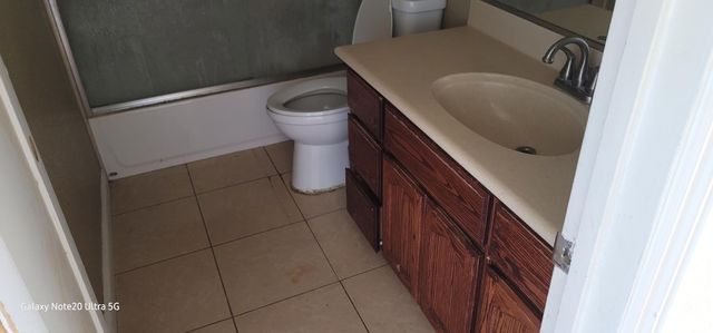 5935 Bamford Dr, Sacramento, CA 95823