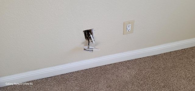 5935 Bamford Dr, Sacramento, CA 95823