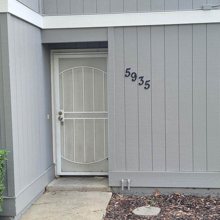 5935 Bamford Dr, Sacramento, CA 95823