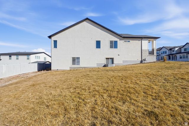 93 E EDGECREST LN, North Salt Lake, UT 84054