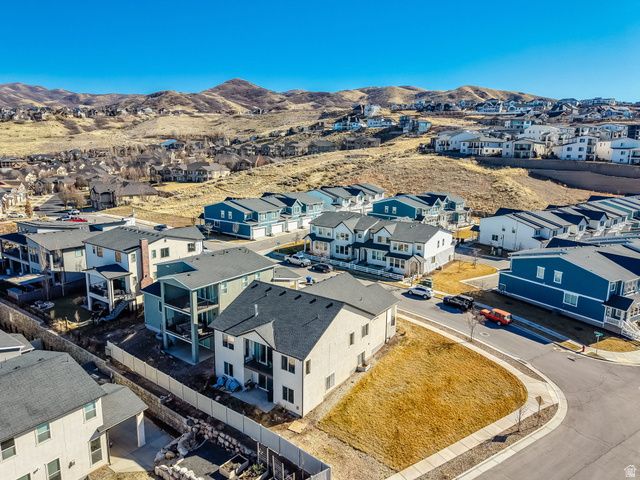 93 E EDGECREST LN, North Salt Lake, UT 84054