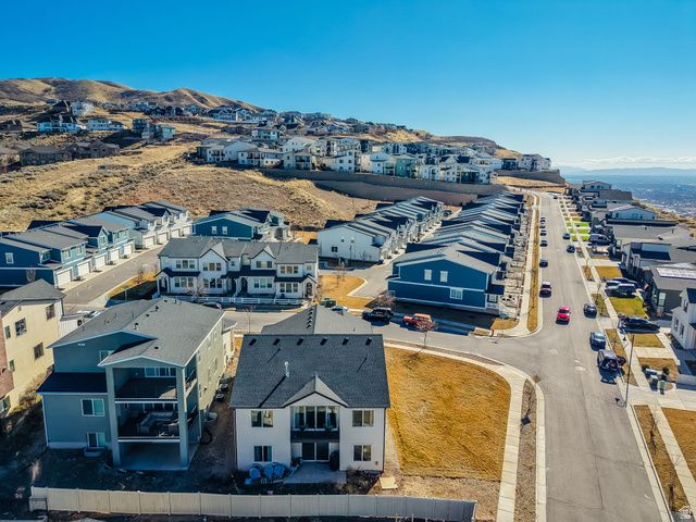 93 E EDGECREST LN, North Salt Lake, UT 84054