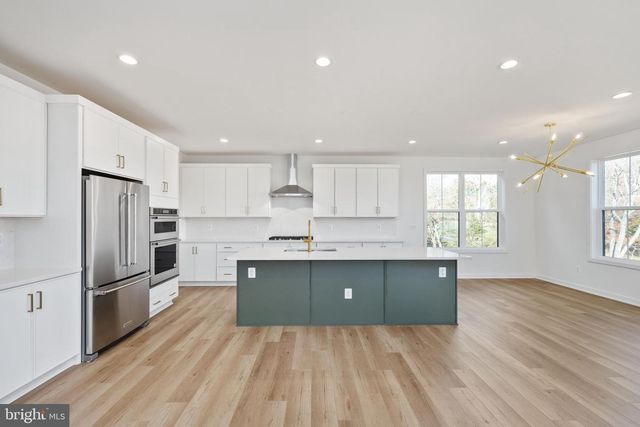 23206 PARKSIDE VILLAGE CIR, Aldie, VA 20105