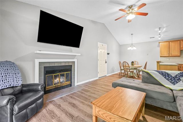 1307 Prospect Village Lane F, Ballwin, MO 63021