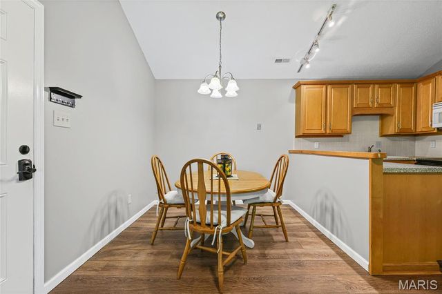 1307 Prospect Village Lane F, Ballwin, MO 63021