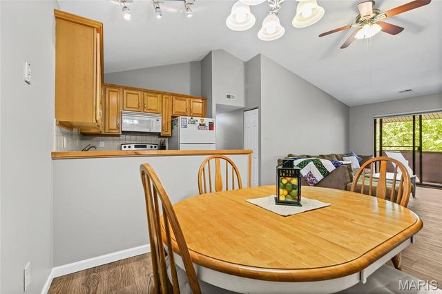 1307 Prospect Village Lane F, Ballwin, MO 63021