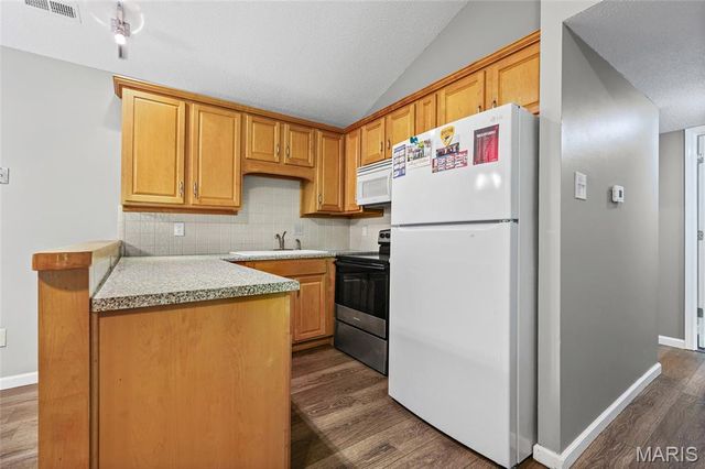 1307 Prospect Village Lane F, Ballwin, MO 63021