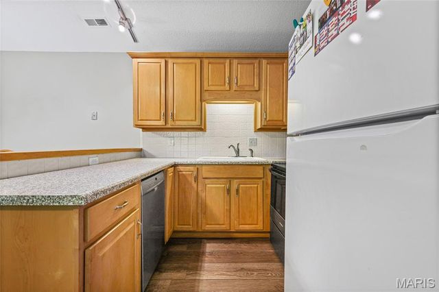 1307 Prospect Village Lane F, Ballwin, MO 63021