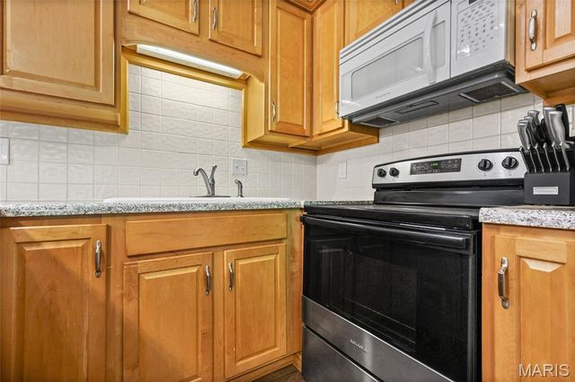 1307 Prospect Village Lane F, Ballwin, MO 63021