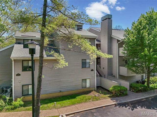 1307 Prospect Village Lane F, Ballwin, MO 63021