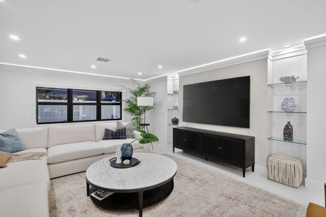 3316 NE 37th St, Fort Lauderdale, FL 33308