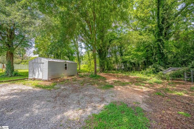 309 N Adair Street, Clinton, SC 29325