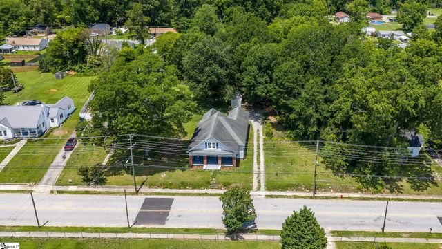 309 N Adair Street, Clinton, SC 29325