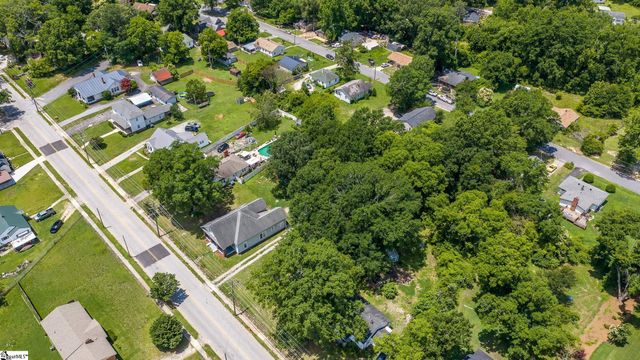 309 N Adair Street, Clinton, SC 29325