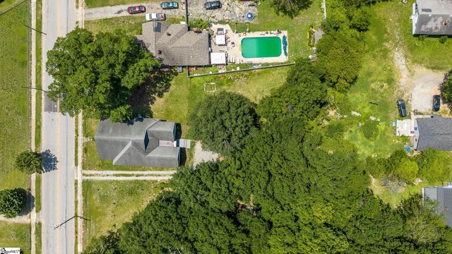 309 N Adair Street, Clinton, SC 29325