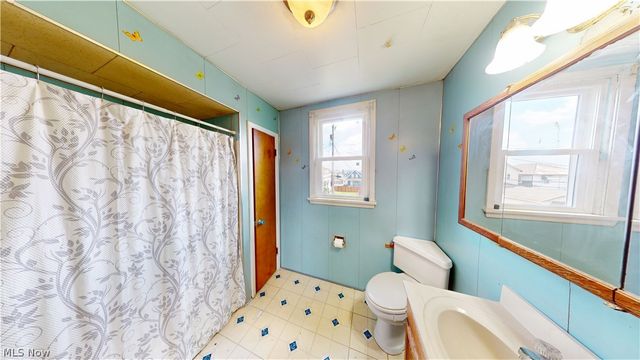 736 Oakmont Avenue, Steubenville, OH 43952