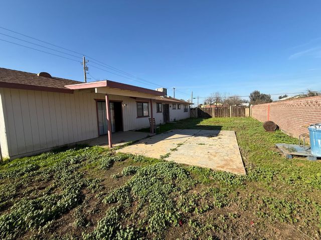 16385 N D Street, Madera, CA 93638