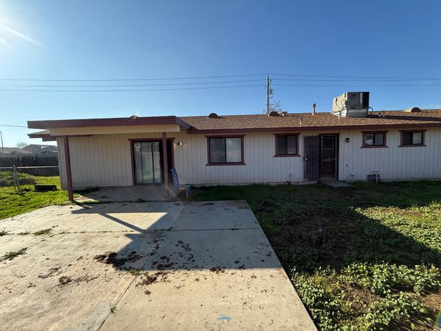 16385 N D Street, Madera, CA 93638