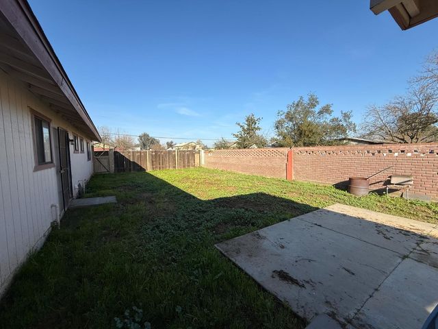 16385 N D Street, Madera, CA 93638