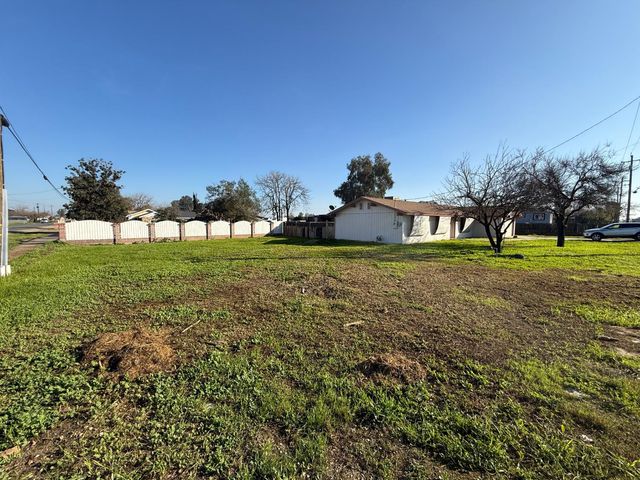 16385 N D Street, Madera, CA 93638