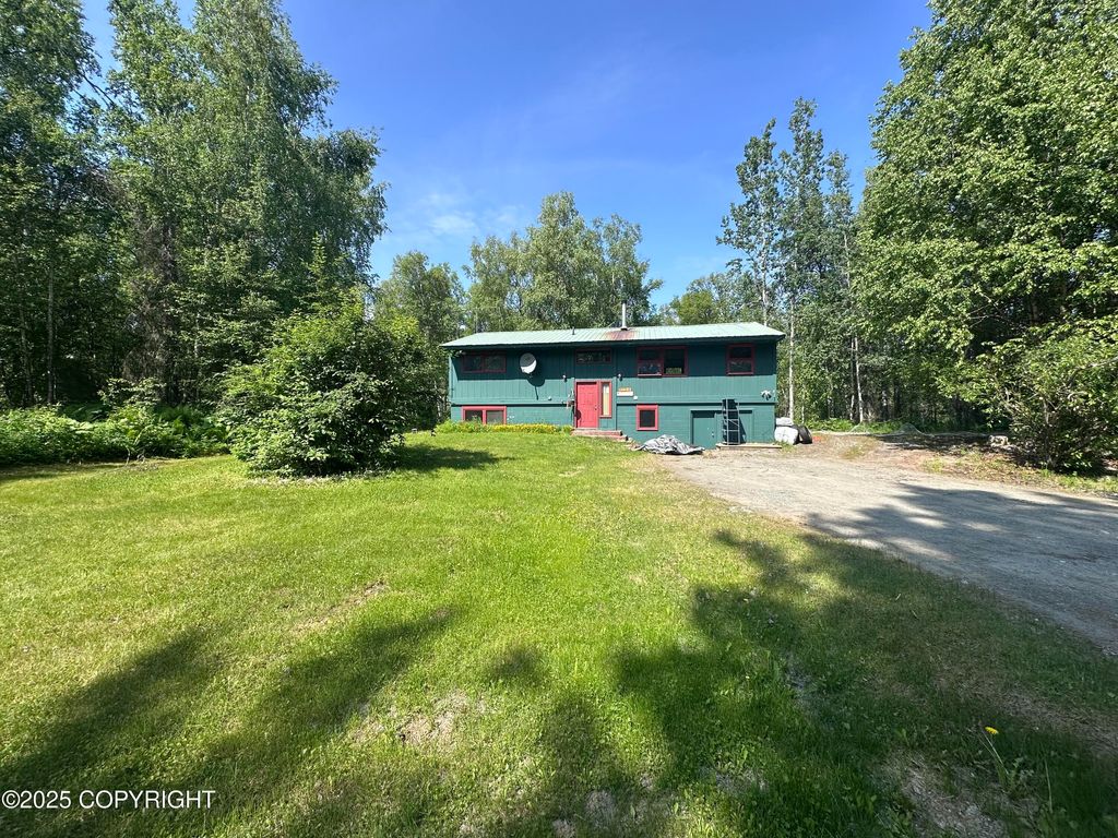 24064 S Moose Run Street, Talkeetna, AK 99676