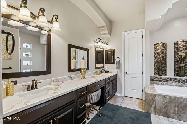 899 Cortona Place, El Paso, TX 79928