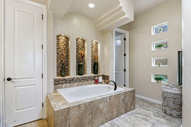 899 Cortona Place, El Paso, TX 79928