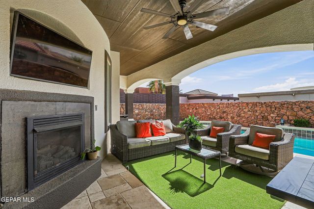 899 Cortona Place, El Paso, TX 79928