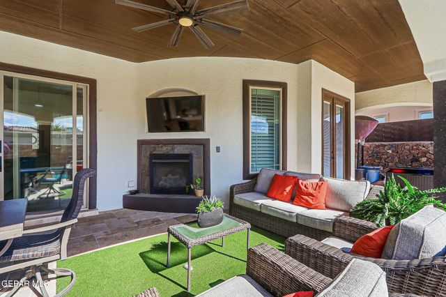 899 Cortona Place, El Paso, TX 79928