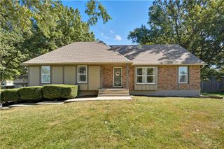 403 S Sunset Lane, Raymore, MO 64083